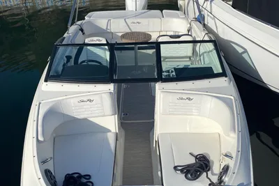 2021 Sea Ray SPX 210 Outboard
