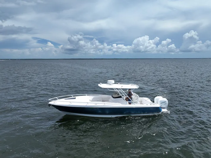  Yacht Photos Pics 2023 Intrepid 327-I Valor- Profile