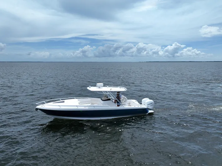  Yacht Photos Pics 2023 Intrepid 327-I Valor- Profile