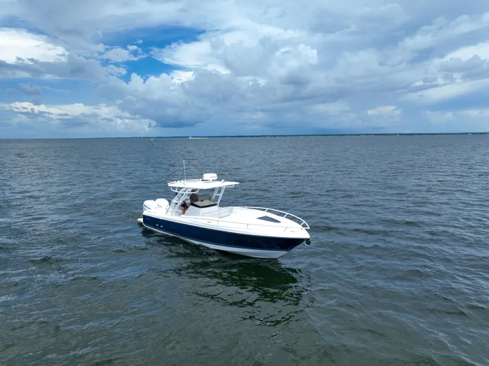  Yacht Photos Pics 2023 Intrepid 327-I Valor- Profile