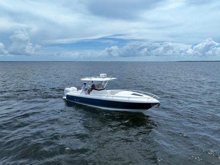  Yacht Photos Pics 2023 Intrepid 327-I Valor- STBD Profile