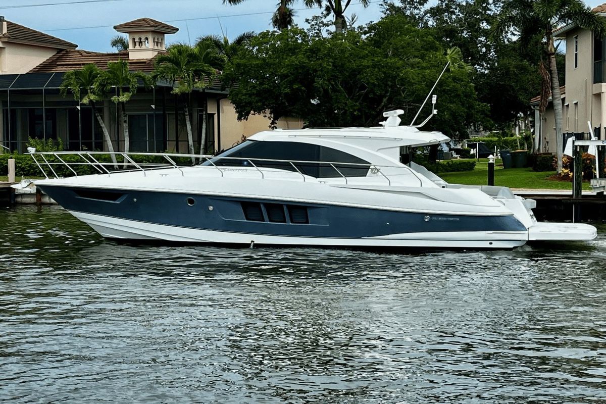 2017 Cruisers Yachts 45 