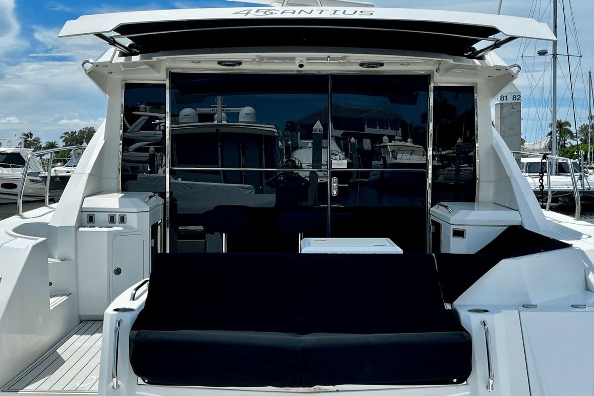 2017 Cruisers Yachts 45 