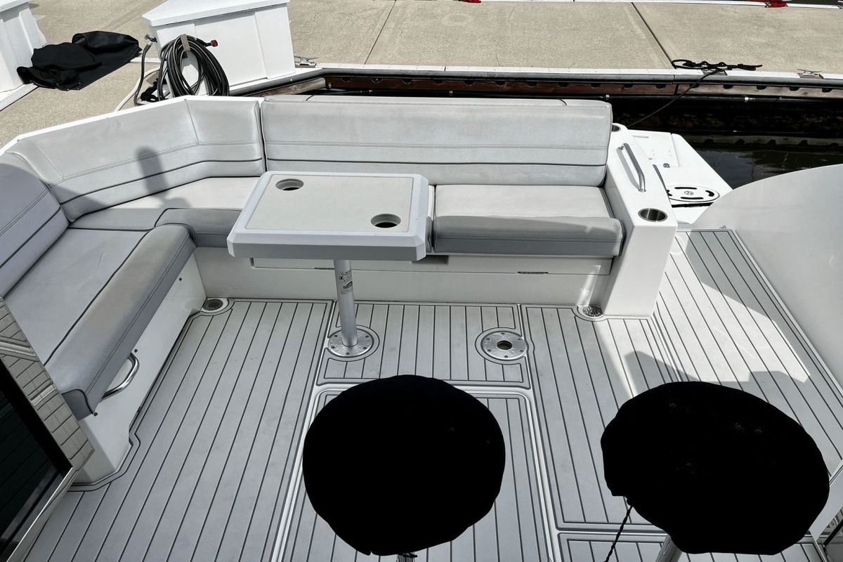 2017 Cruisers Yachts 45 