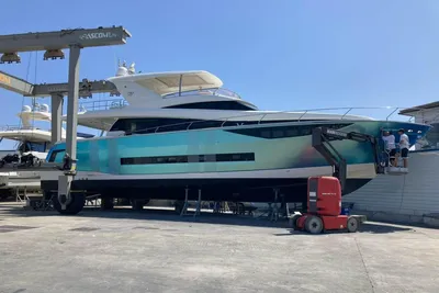 2017 Custom Prestige 750 FLY