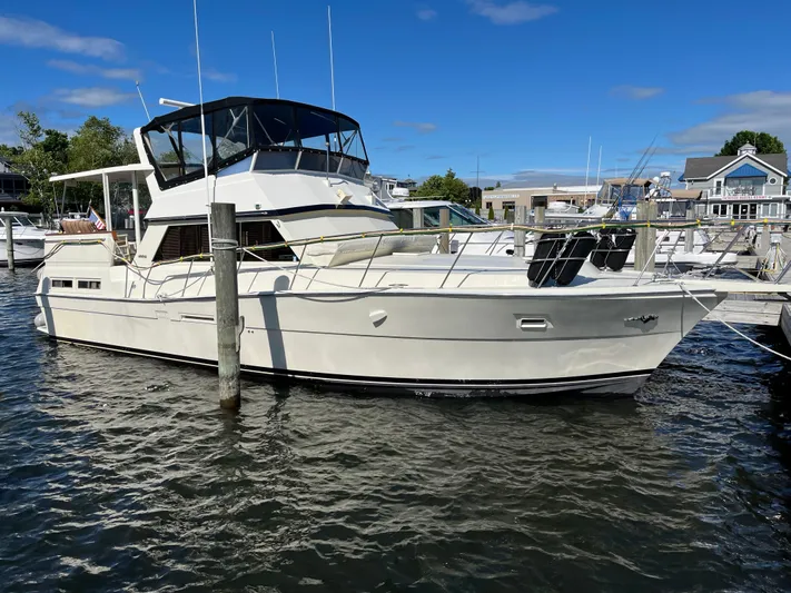 Cap-n-cavity Yacht Photos Pics 