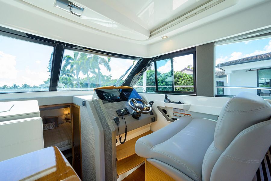 2020 Tiara Yachts 39C Coupe
