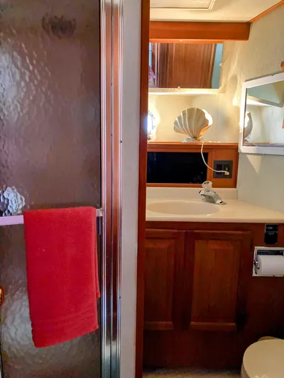 Cap-n-cavity Yacht Photos Pics 