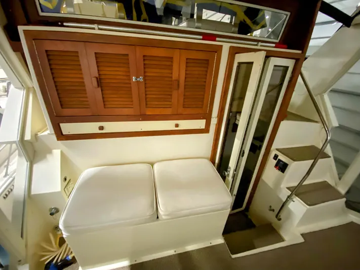 Cap-n-cavity Yacht Photos Pics 