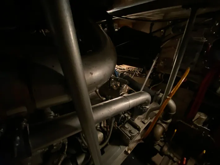 Cap-n-cavity Yacht Photos Pics 