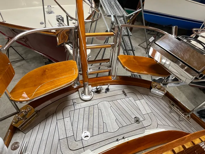 Symphony V Yacht Photos Pics 