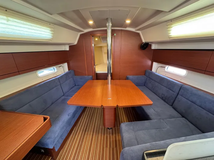 Dreamcatcher Yacht Photos Pics 