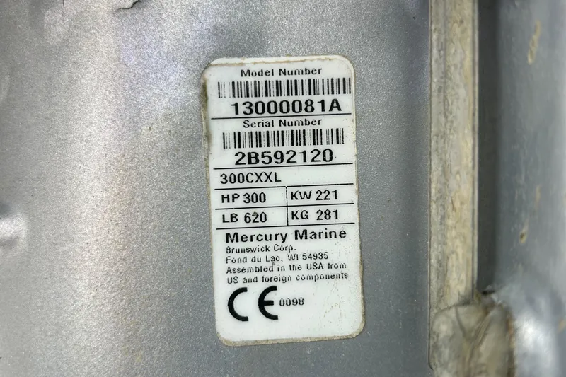 Aguabendita Yacht Photos Pics Label on Mercury Marine engine, model 300CXXL, 300 HP, for 2019 Monterey 345 Sport Yacht.