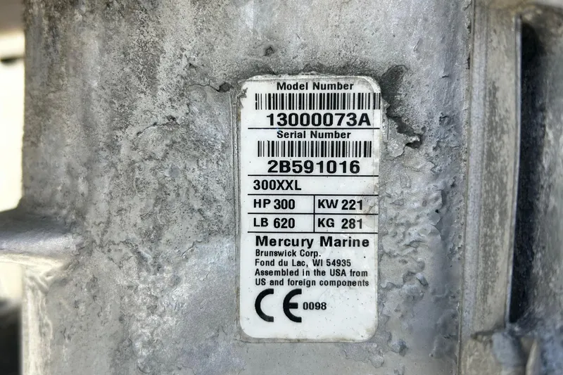 Aguabendita Yacht Photos Pics Label on Mercury Marine engine, model 300XXL, 300 HP, for 2019 Monterey 345 Sport Yacht.