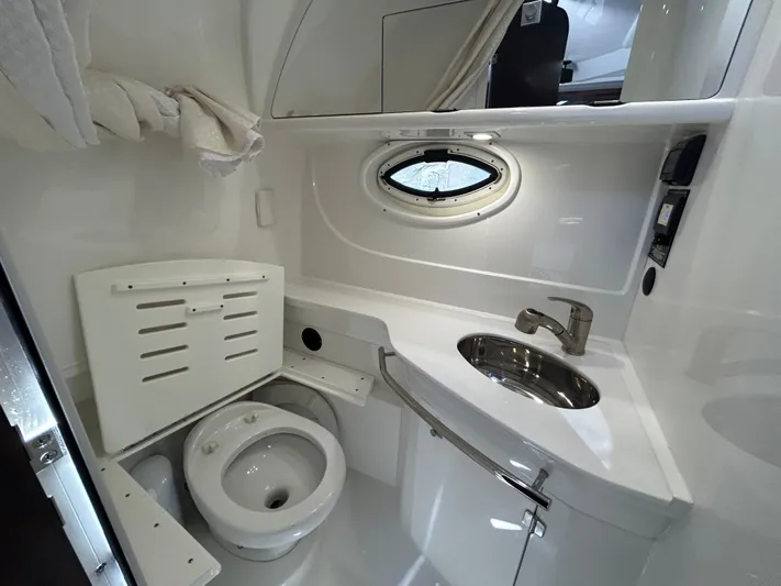 Aguabendita Yacht Photos Pics 