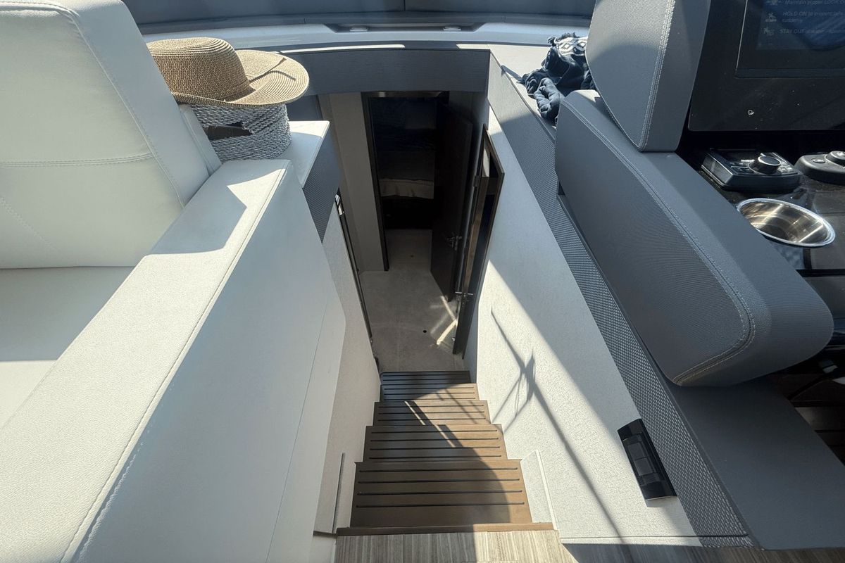 2020 Cruisers Yachts 50 