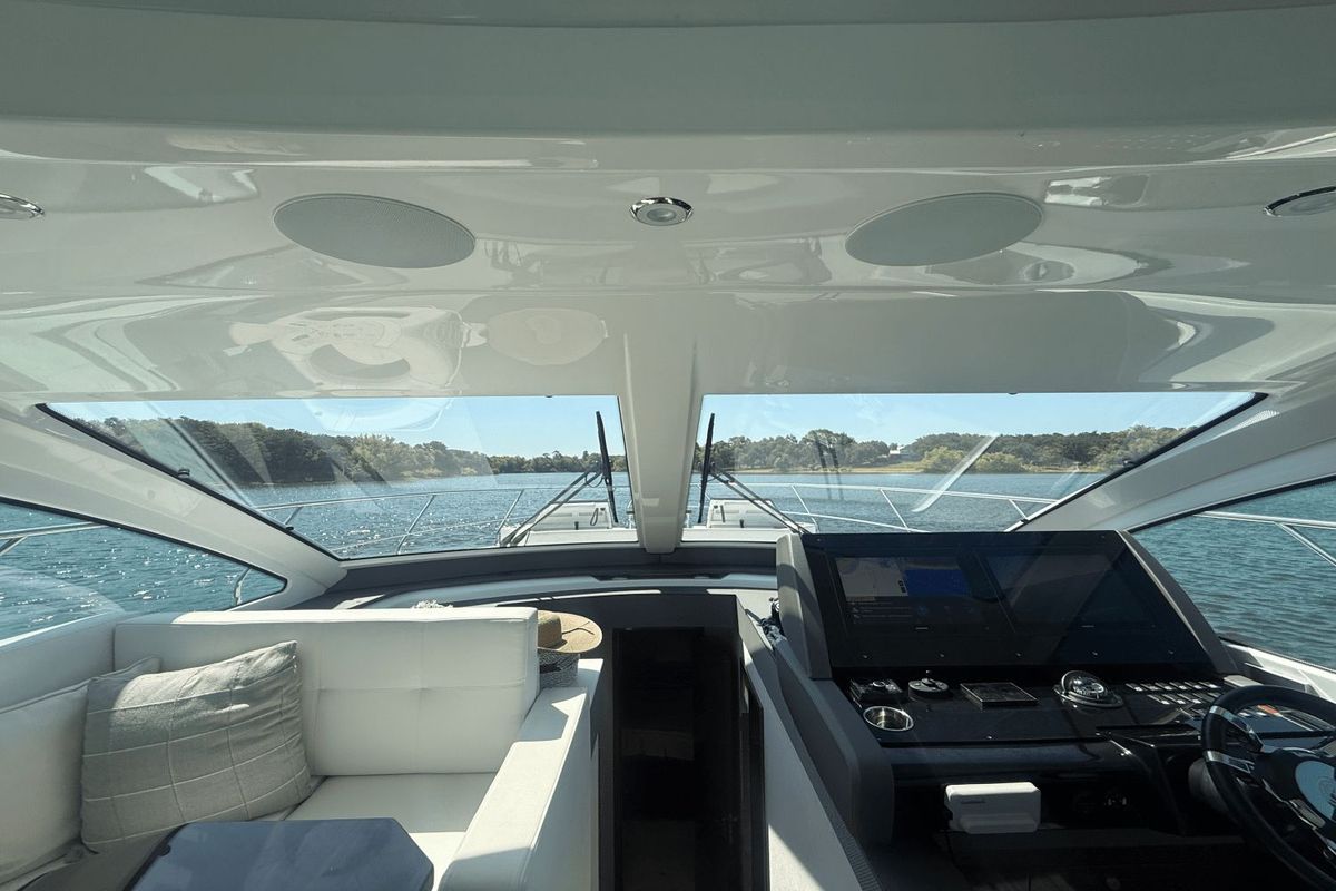 2020 Cruisers Yachts 50 