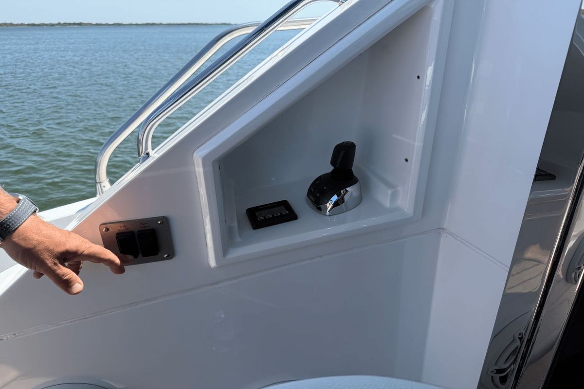 2020 Cruisers Yachts 50 