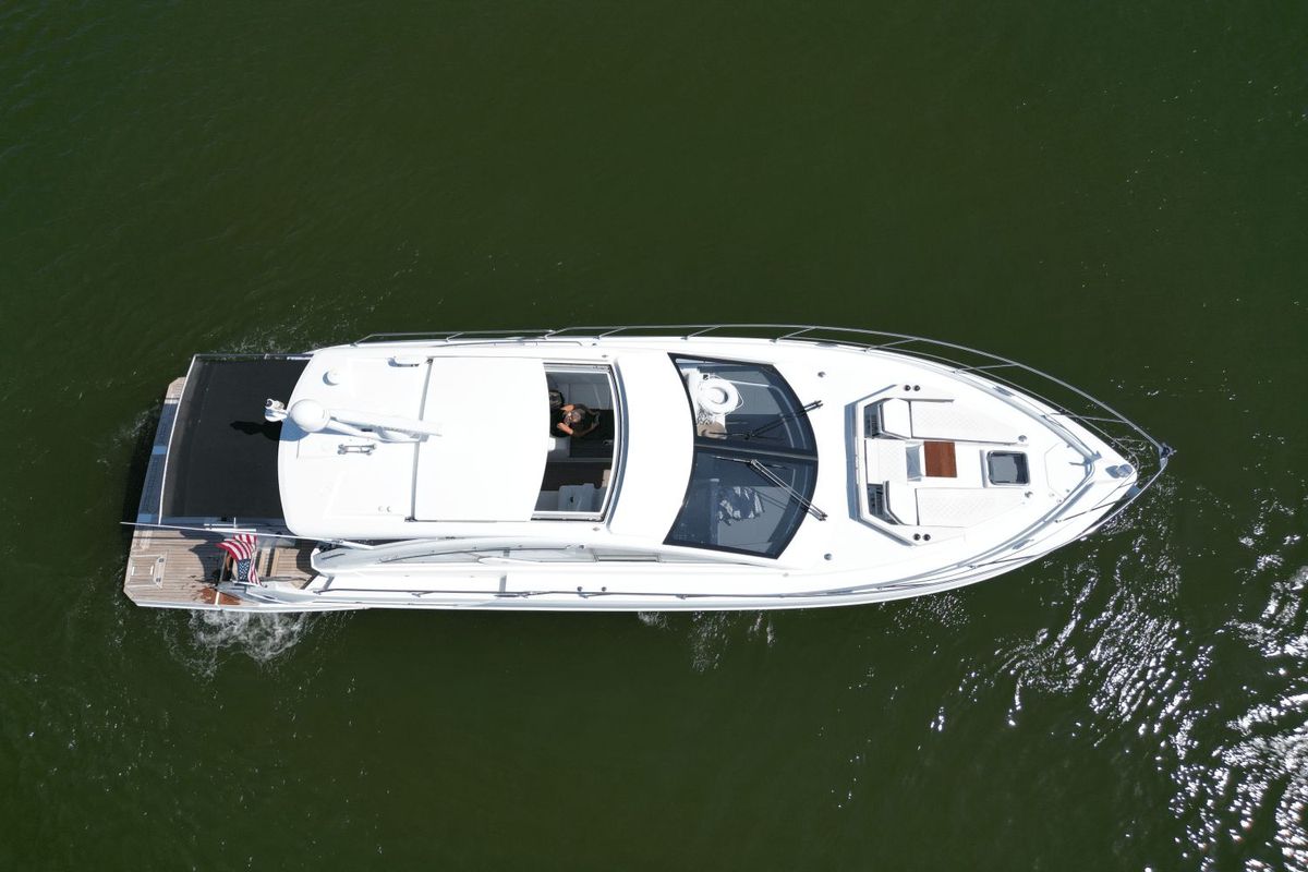 2020 Cruisers Yachts 50 