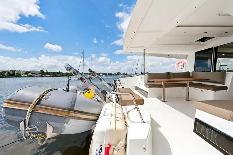 Sabai Sabai Yacht Photos Pics 