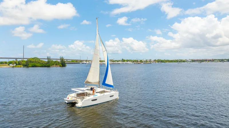 Sabai Sabai Yacht Photos Pics 