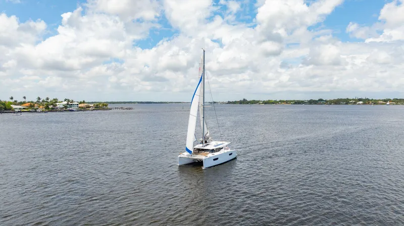 Sabai Sabai Yacht Photos Pics 