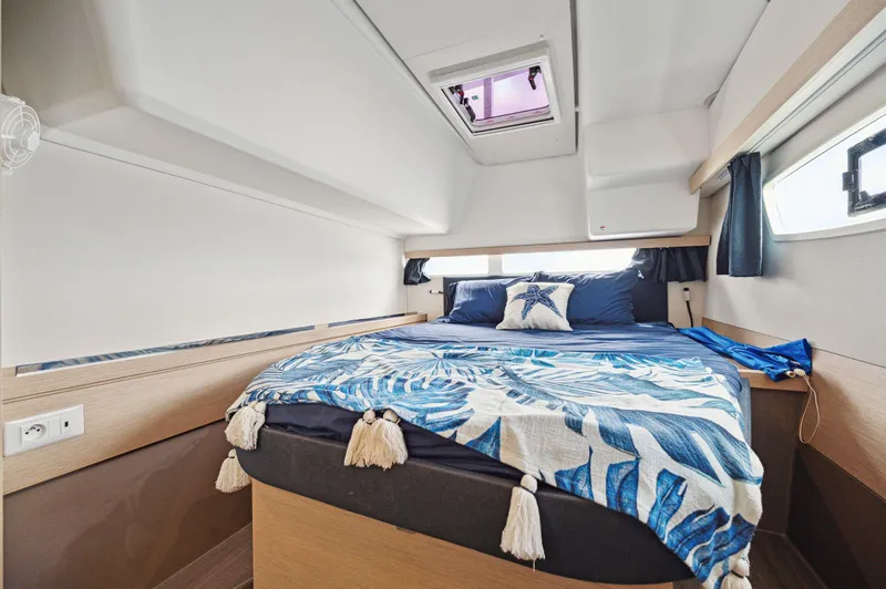 Sabai Sabai Yacht Photos Pics 