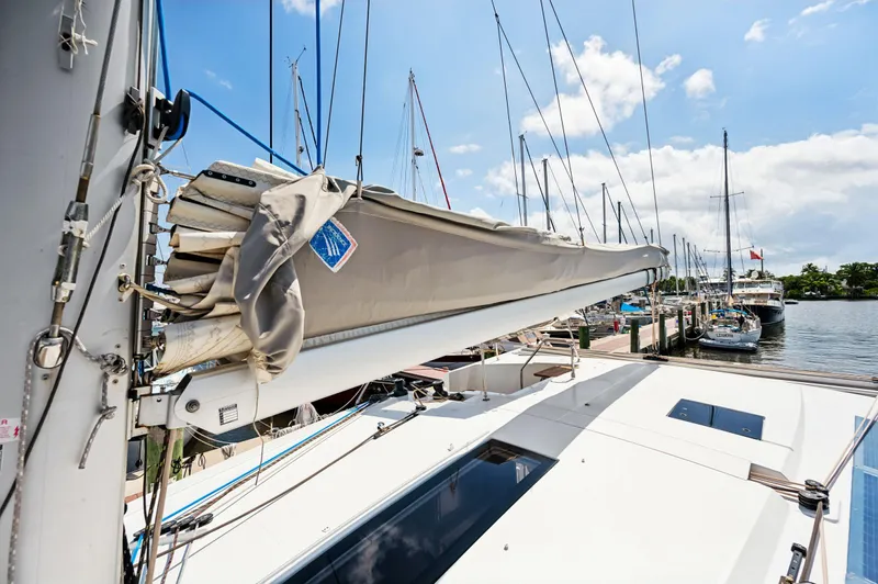 Sabai Sabai Yacht Photos Pics 