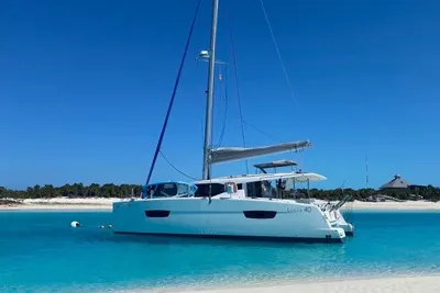 Fountaine Pajot Lucia 40