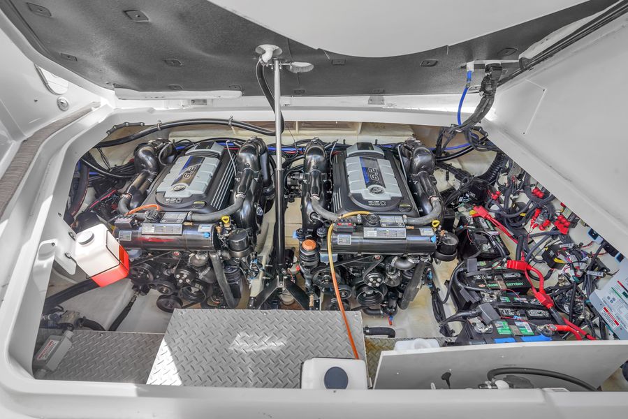 2020 Sea Ray 320 Sundancer