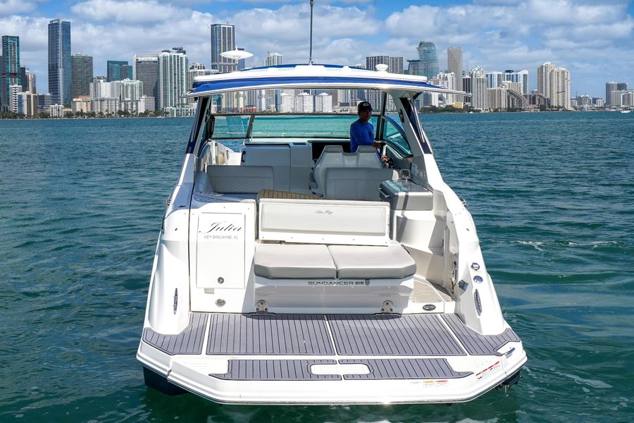 2020 Sea Ray 320 Sundancer