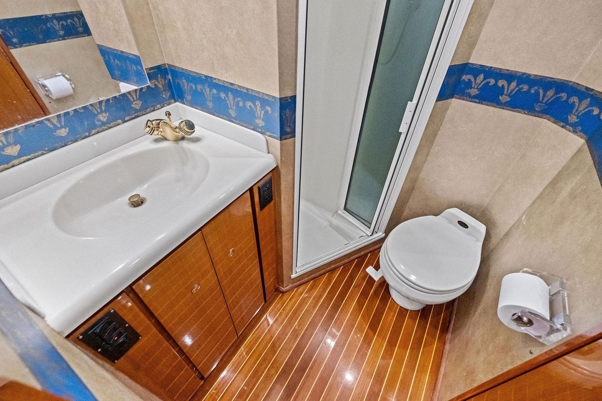 2001 Viking 61 