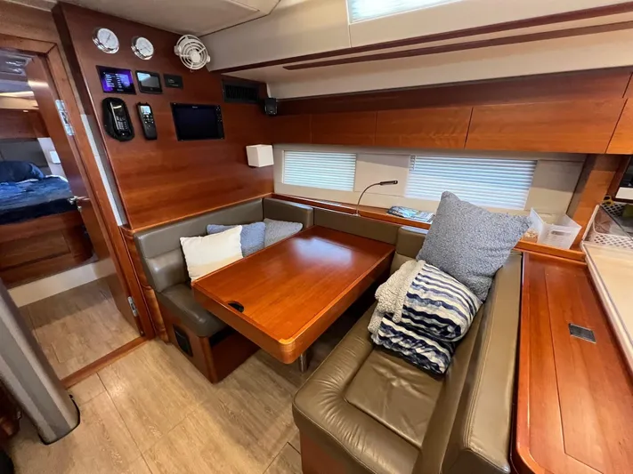 Lyn Yacht Photos Pics Hanse 588