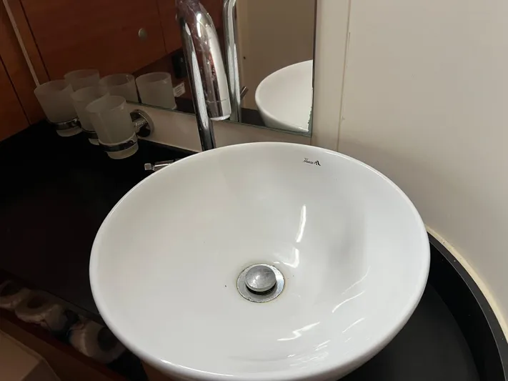 Lyn Yacht Photos Pics Hanse 588