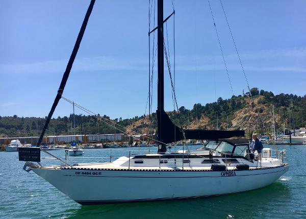 1977 Islander 36 Sloop