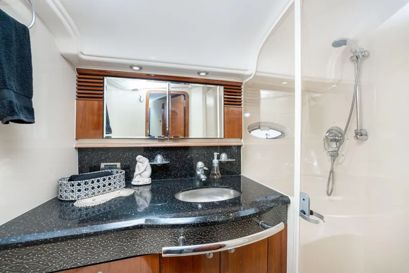 Jo's Diamond Yacht Photos Pics 