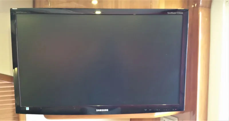 Mai Time Yacht Photos Pics Samsung flat-screen TV inside a 2001 Bertram 390 Convertible yacht.