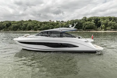 2021 Princess V55