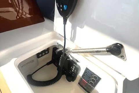  Yacht Photos Pics 2024 Custom Carolina Albemarle Spencer boat radio and control panel.