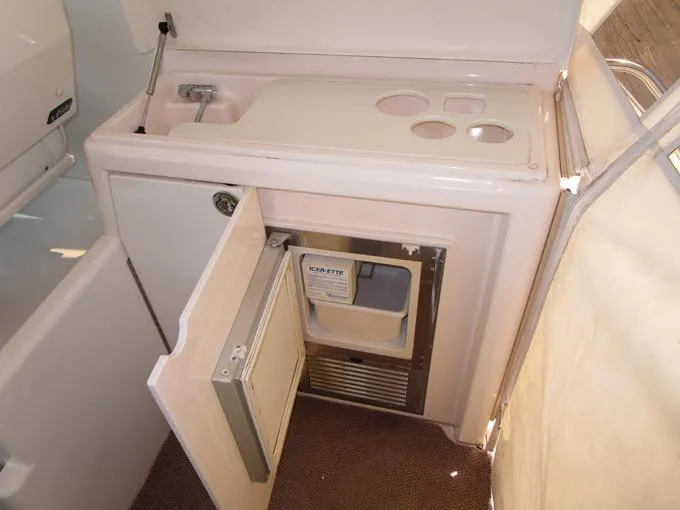 50/50 Yacht Photos Pics Wet Bar and Ice Maker