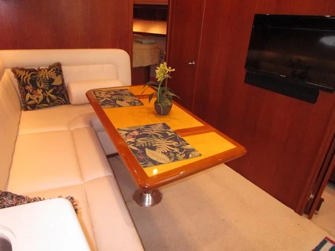 50/50 Yacht Photos Pics Settee Facing Starboard