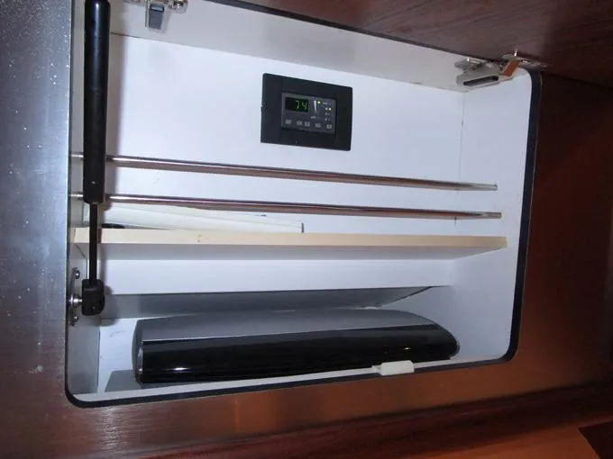 50/50 Yacht Photos Pics Marine Air Control and BOSE Stereo System