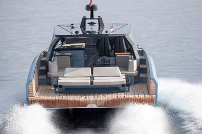 Yacht