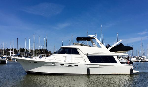 1995 Bayliner 4788 Pilot House