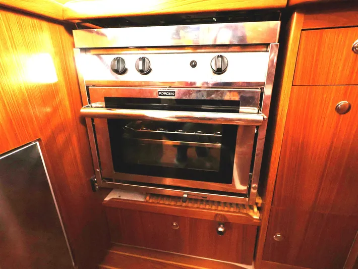 Yacht Photos Pics Stainless steel oven in 2021 Catalina C355 yacht kitchen.