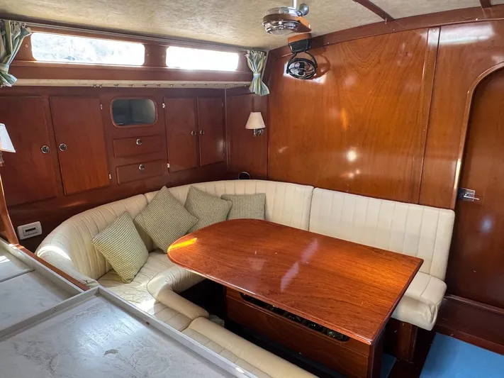 Rascal Yacht Photos Pics 