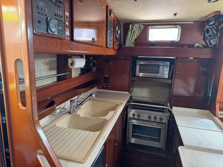 Rascal Yacht Photos Pics 