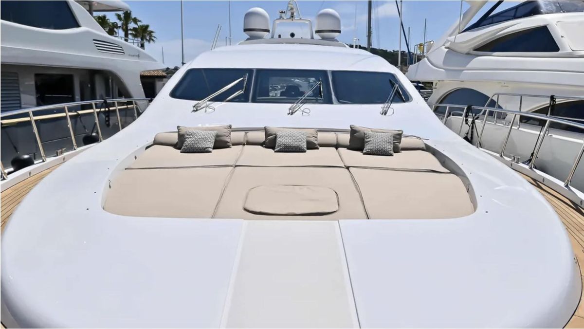 2009 Mangusta 92 