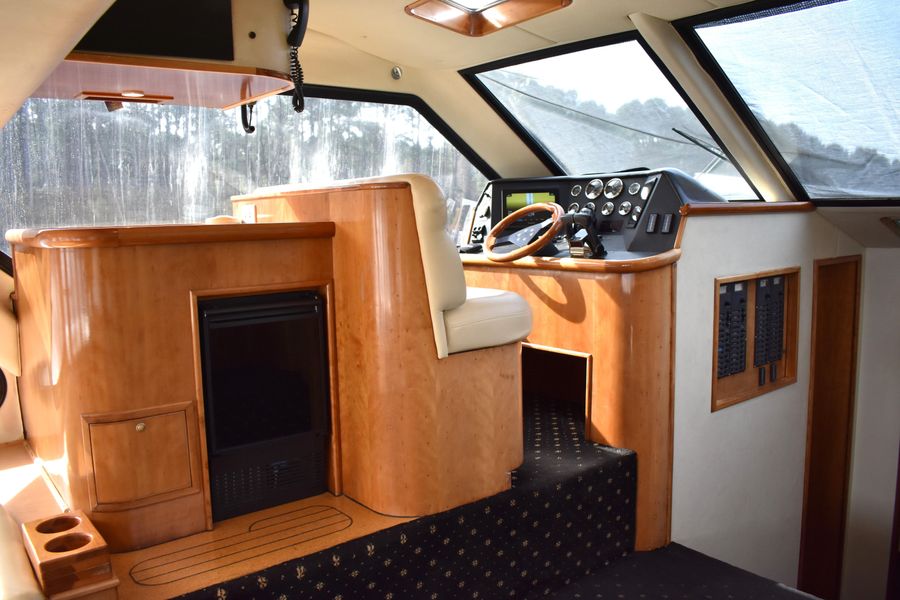 2001 Motor Yacht Sports Cat 44