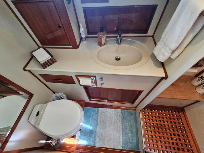 Ballena Yacht Photos Pics 